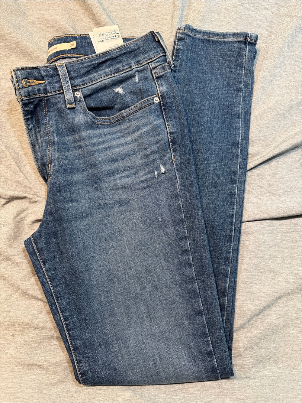 Levi's Women's Skinny Jeans in Faded Blue Wash